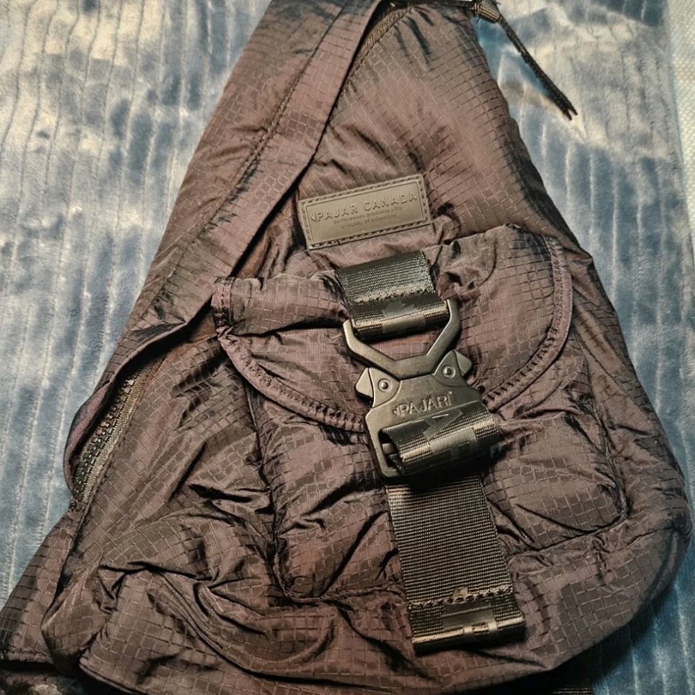 Pajar Canada Black Ripstop Nylon Sling Bag Crossbody